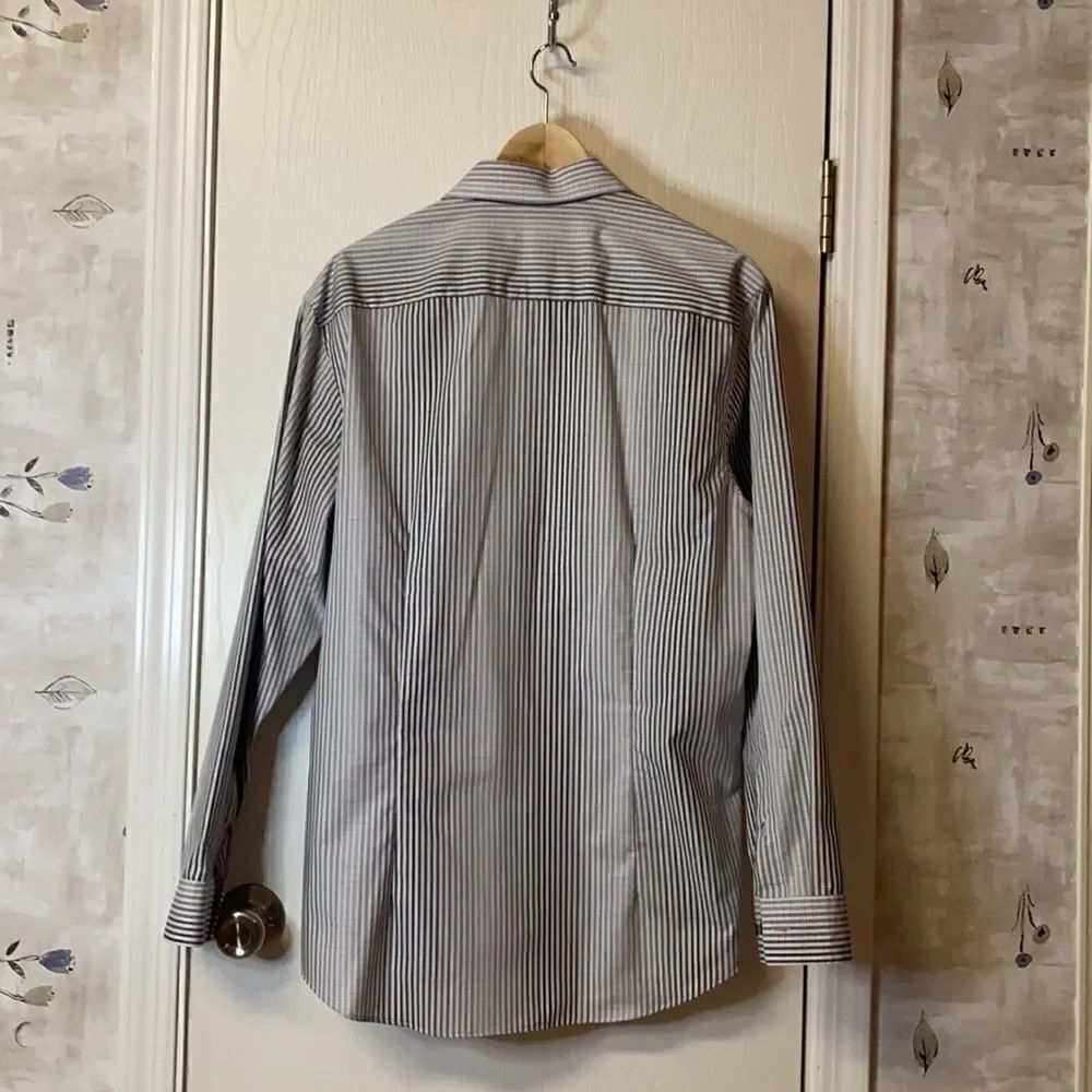 Kenneth Cole Reaction Shirt - Picture 2 of 3